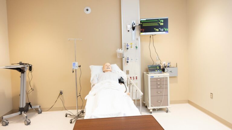 A Duluth campus sim lab and manikin.