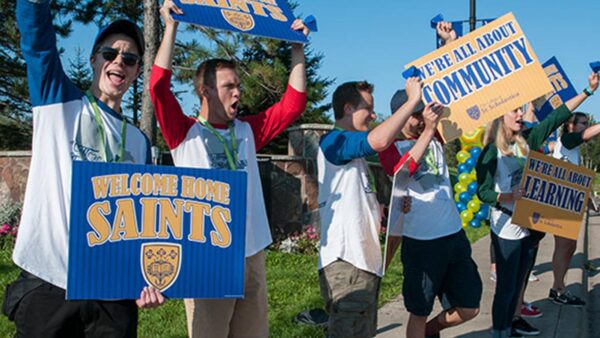 Delta team welcomes students to campus on welcome weekend