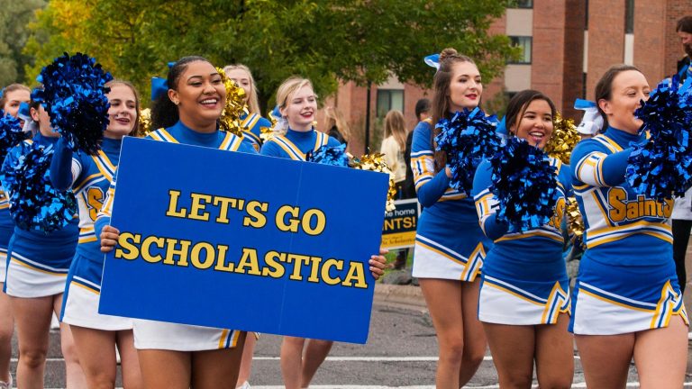 homecoming_cheerleaders