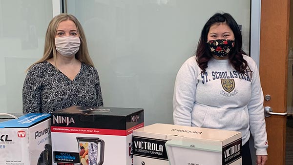 Teresa Guerrero, director of Student Health and Wellness, and Jaci helped coordinate a COVID-19 testing event on the Duluth Campus during the spring 2020.