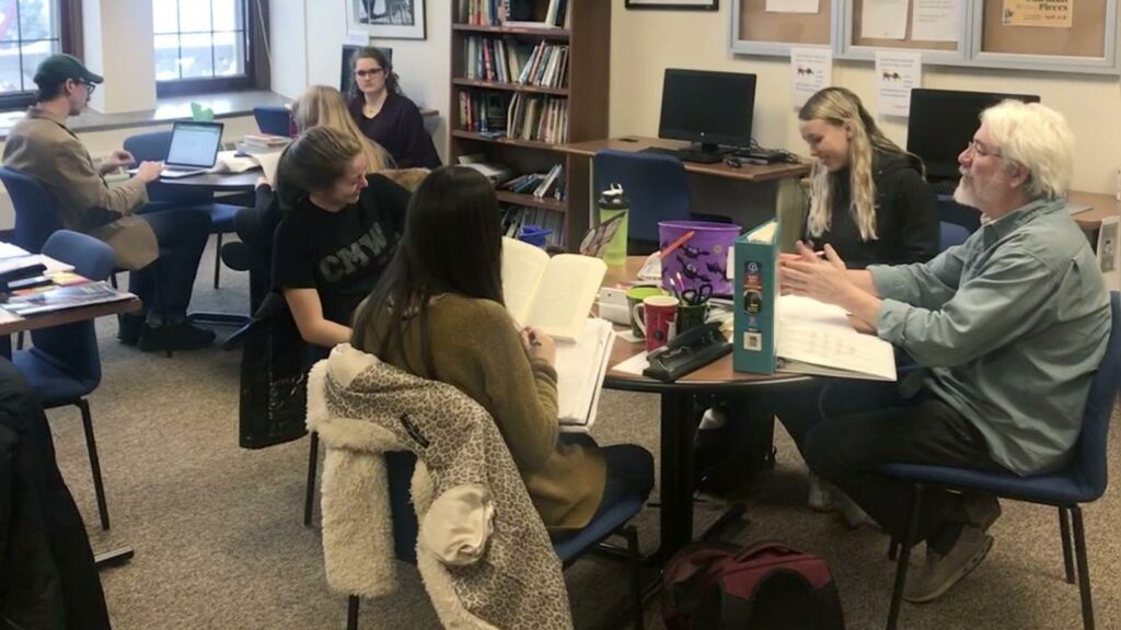 Students obtaining support in The Rose Frenzel Warner Writing and Critical Thinking Center at St. Scholastica.